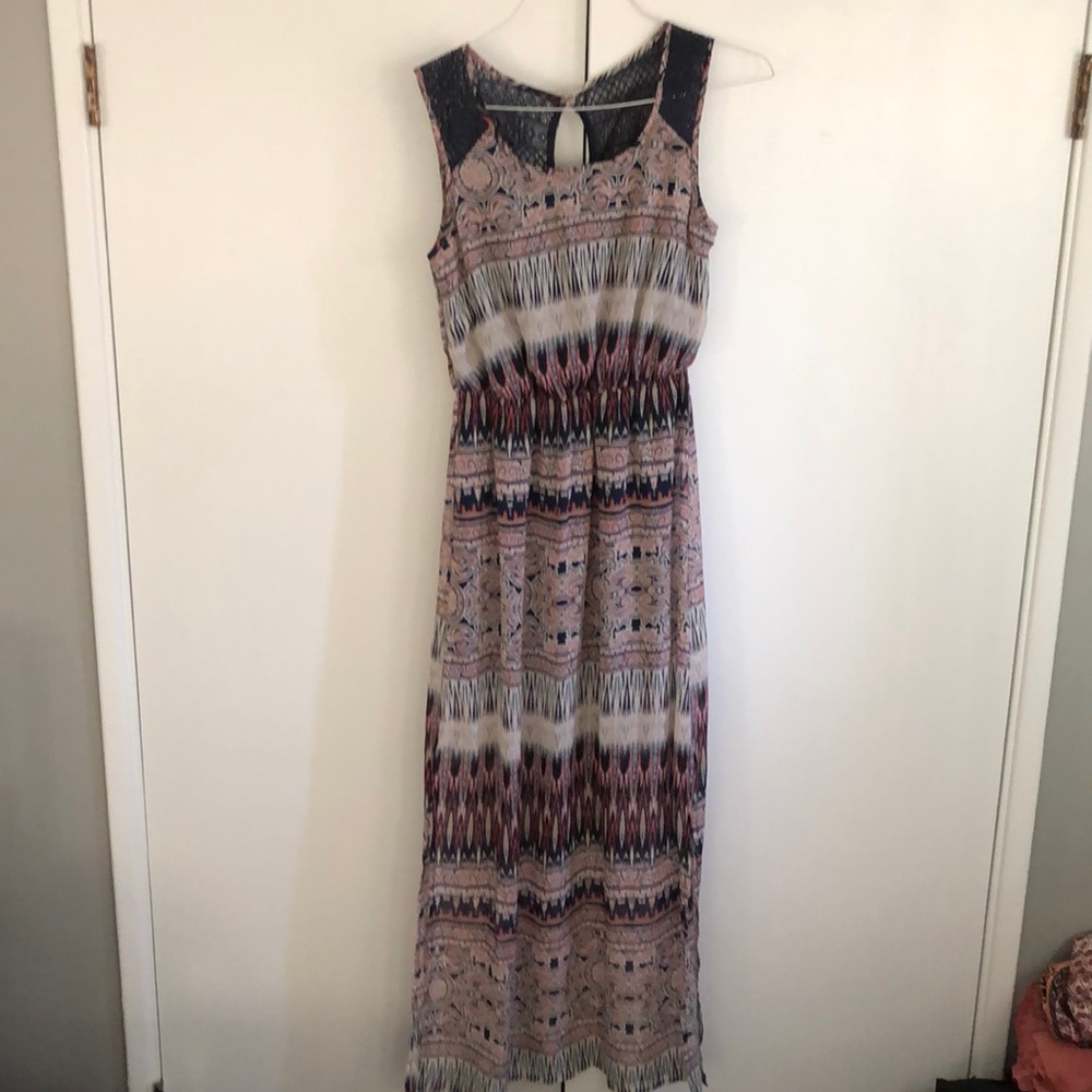 Maxi chiffon synched waisted dress